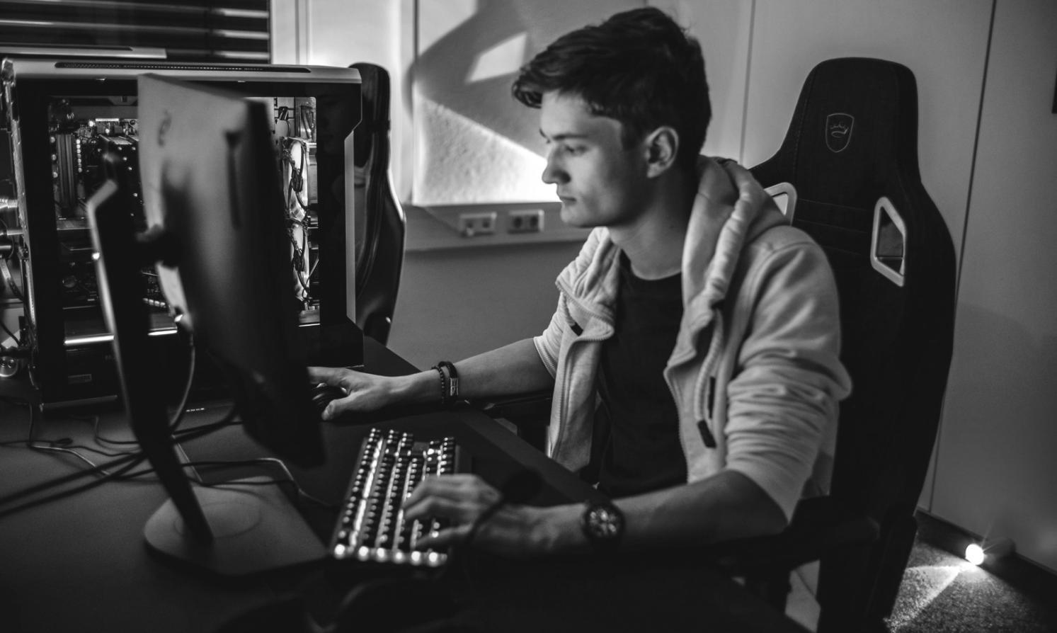 Students analyzing esports data